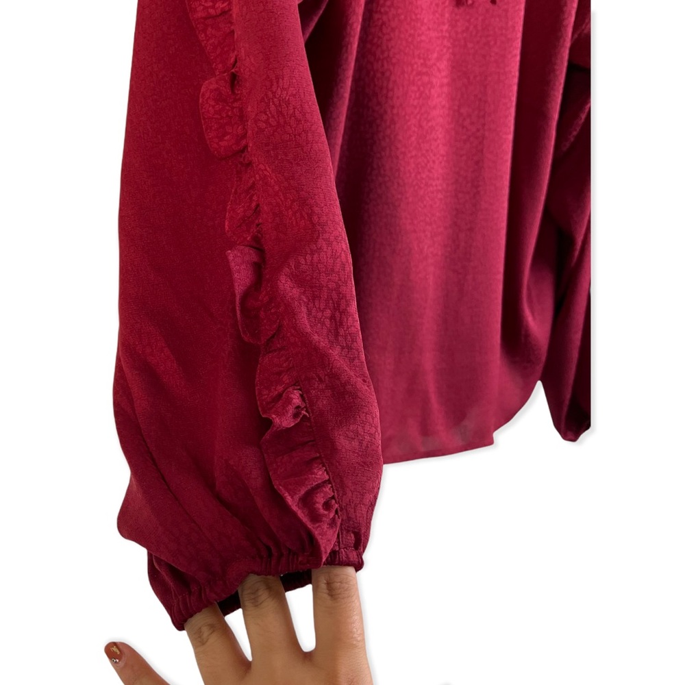 Express Ruffle Sleeve Blouse - Picture 5 of 6